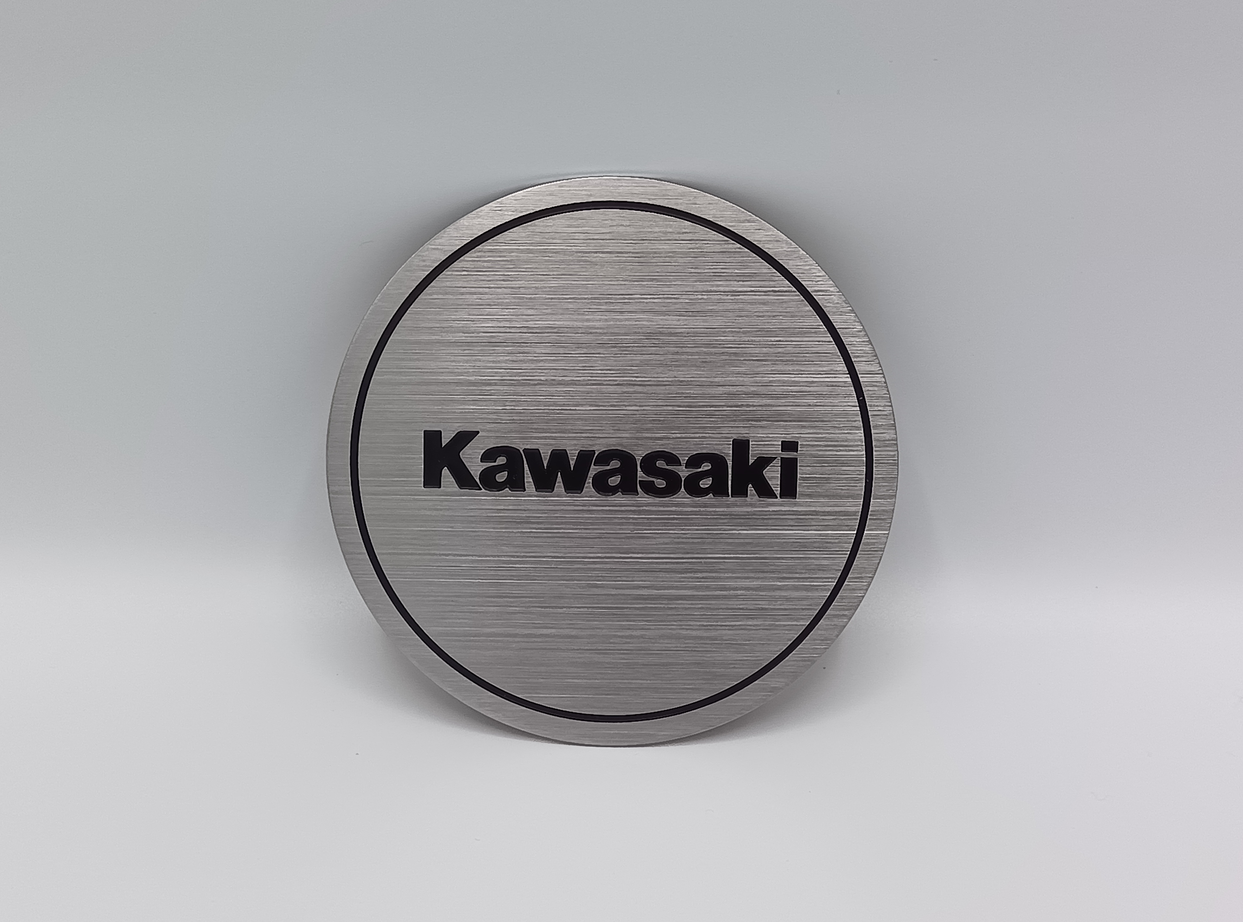 1984年 LTD550 GENERATOR COVER EMBLEM "Kawasaki"